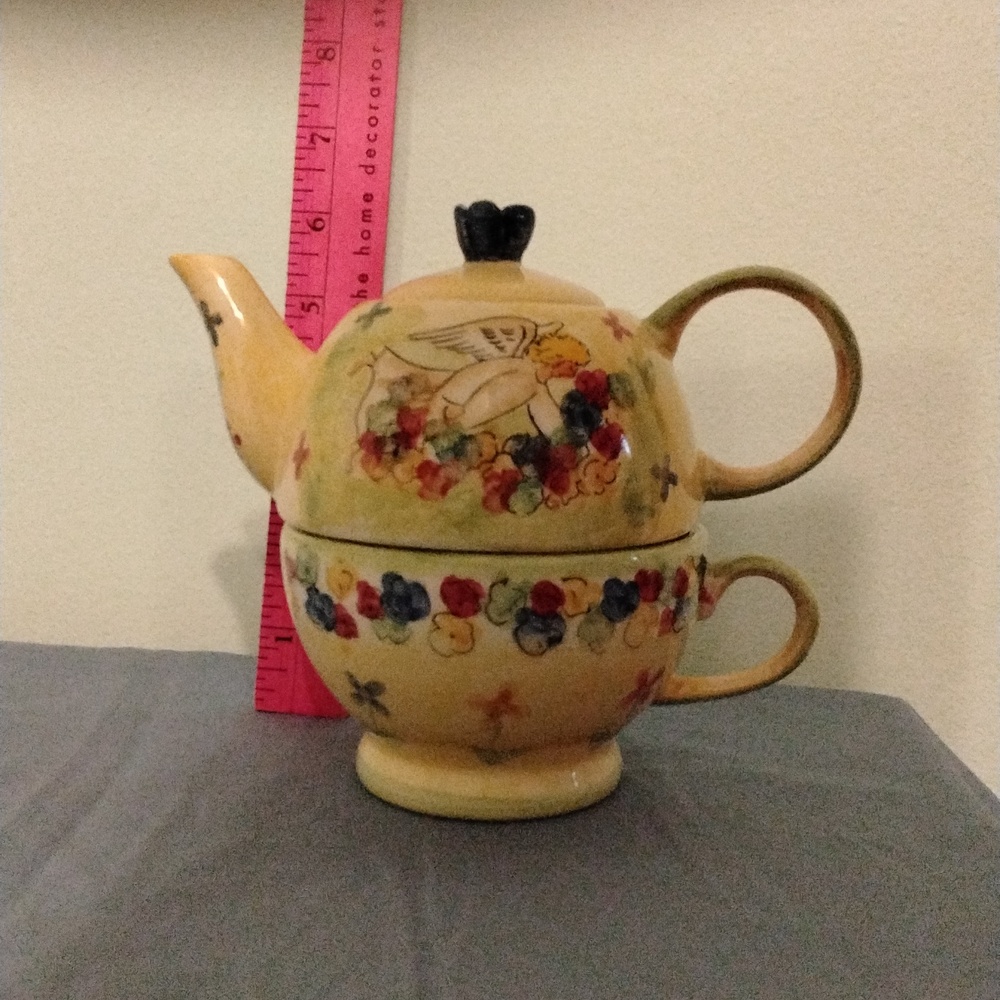 2 cup yellow Angel stacking teapot by Mesa handmade/New!